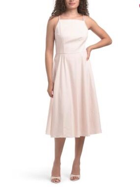THEORY
linen blend square neck dress 👗 
color: parchment
Size 6